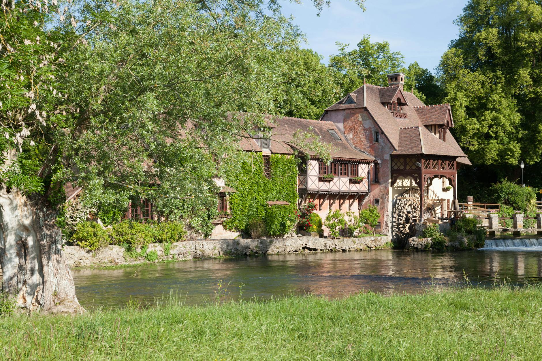 view of the le moulin de fourges in vexin sur epte france